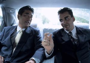 レザージャケットの魅力と古着の魅力を融合した最旬スタイルを紹介